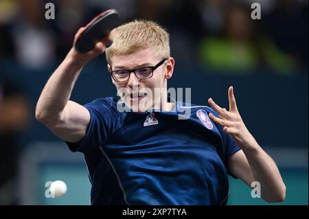 Paris, Fra. August 2023. Felix Lebrun vom Team France tritt am 9. Tag der Olympischen Sommerspiele 2024 in Paris, Frankreich, am 4. August 2024 beim Tischtennis-Spiel mit Bronze-Einzelmedaille gegen Hugo Calderano vom Team Brasilien an. (Foto: Anthony Behar/SIPA USA) Credit: SIPA USA/Alamy Live News Stockfoto
