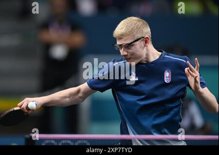 Paris, Fra. August 2023. Felix Lebrun vom Team France tritt am 9. Tag der Olympischen Sommerspiele 2024 in Paris, Frankreich, am 4. August 2024 beim Tischtennis-Spiel mit Bronze-Einzelmedaille gegen Hugo Calderano vom Team Brasilien an. (Foto: Anthony Behar/SIPA USA) Credit: SIPA USA/Alamy Live News Stockfoto