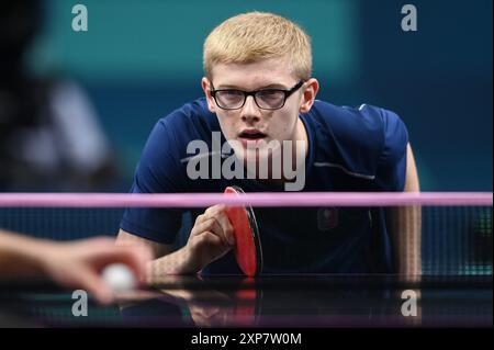 Paris, Fra. August 2023. Felix Lebrun vom Team France tritt am 9. Tag der Olympischen Sommerspiele 2024 in Paris, Frankreich, am 4. August 2024 beim Tischtennis-Spiel mit Bronze-Einzelmedaille gegen Hugo Calderano vom Team Brasilien an. (Foto: Anthony Behar/SIPA USA) Credit: SIPA USA/Alamy Live News Stockfoto