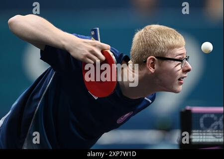 Paris, Fra. August 2023. Felix Lebrun vom Team France tritt am 9. Tag der Olympischen Sommerspiele 2024 in Paris, Frankreich, am 4. August 2024 beim Tischtennis-Spiel mit Bronze-Einzelmedaille gegen Hugo Calderano vom Team Brasilien an. (Foto: Anthony Behar/SIPA USA) Credit: SIPA USA/Alamy Live News Stockfoto
