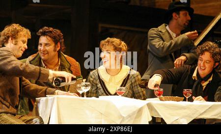 l-r: William Dazaley (Marcello), Marcelo Alvarez (Rodolfo), Katie Van Kooten (Mimi), Jared Holt (Schaunard) in LA BOHEME an der Royal Opera, Covent Garden London WC2 23/10/2006 Musik: Giacomo Puccini Libretto: Luigi Illica und Giuseppe Giacosa Giacosa Dirigent: Philippe Jordan Design: Julia Trevelyan Oman Original Beleuchtung: John Copley Stockfoto