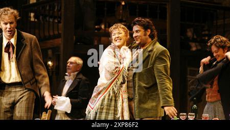 l-r: William Dazaley (Marcello), Katie Van Kooten (Mimi), Marcelo Alvarez (Rodolfo), Jared Holt (Schaunard) in LA BOHEME an der Royal Opera, Covent Garden London WC2 23/10/2006 Musik: Giacomo Puccini Libretto: Luigi Illica und Giuseppe Giacosa Giacosa Dirigent: Philippe Jordan Design: Julia Trevelyan Oman Original Beleuchtung: John Copley Stockfoto