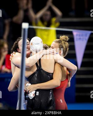 PARIS: Tessa Giele, Maaike de Waard, Marrit Steenbergen und TEs Schouten nach dem Finale der 4x100 m Medley-Strecke während des Schwimmens bei den Olympischen Spielen. ANP KOEN VAN WEEL Stockfoto