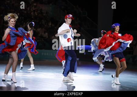 Französischer Cancan, Handball-Vorrunde während der Olympischen Spiele Paris 2024 am 4. August 2024 in der Arena Paris Sud in Paris, Frankreich Stockfoto