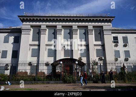 Die Botschaft Russlands in Kiew während der Kundgebung, die die Rückkehr ukrainischer Soldaten der Mariupol-Garnison aus russischer Gefangenschaft am 4. August 2024 in Kiew, Ukraine, forderte. (Foto: Aleksandr Gusev / SOPA Images/SIPA USA) Stockfoto