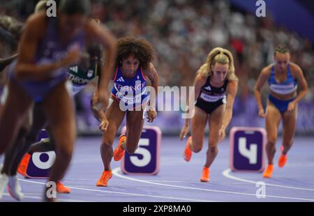 4. August 2024: Renelle Lamote (Frankreich) tritt beim 800-m-Halbfinale der Frauen am 9. Tag der Olympischen Spiele im Stade de France in Paris an. Ulrik Pedersen/CSM. Quelle: Cal Sport Media/Alamy Live News Stockfoto