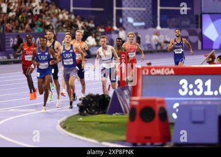 Paris, Frankreich. August 2024. Julien Mattia/Le Pictorium - Leichtathletik - Halbfinale der Herren 1500 m - Paris 2024 - 04/08/2024 - Frankreich/seine Saint Denis/Paris - Halbfinale 1500 m bei den Olympischen Spielen in Paris, Stade de France, 4. August 2024. Quelle: LE PICTORIUM/Alamy Live News Stockfoto