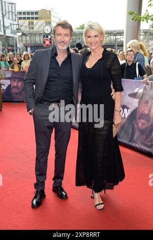 Guido Broscheit und Barbara Klein bei der Deutschlandpremiere des Kinofilms 'Horizon' im Zoo Palast. Berlin, 04.08.2024 Stockfoto