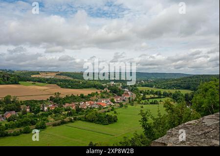 Blick über das Saaletal bei Saaleck in Sachsen-Anhalt Stockfoto