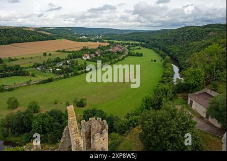 Blick über das Saaletal bei Saaleck in Sachsen-Anhalt Stockfoto