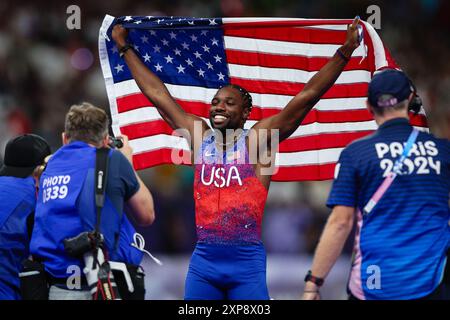 PARIS, FRANKREICH. August 2024. Noah Lyles vom Team United States feiert den Sieg des 100-m-Endspiels der Männer am 9. Tag der Olympischen Spiele 2024 in Paris. Quelle: Craig Mercer/Alamy Live News Stockfoto