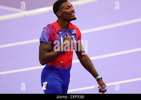 Paris, Frankreich, 4. August 2024. Fred Kerley aus den USA gewinnt Bronze beim 100-m-Finale der Olympischen Spiele 2024 in Paris am 4. August 2024 im Stade de France. Quelle: Pete Dovgan/Speed Media/Alamy Live News Stockfoto