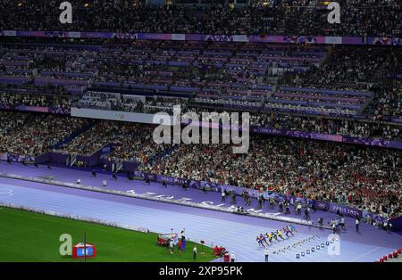 Paris, Frankreich. August 2024. Athleten treten beim 100-m-Finale der Athletik bei den Olympischen Spielen 2024 in Paris, Frankreich, am 4. August 2024 an. Quelle: Xu Chang/Xinhua/Alamy Live News Stockfoto