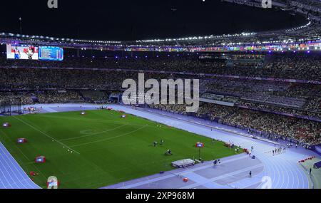 Paris, Frankreich. August 2024. Die Athleten bereiten sich auf das 100-m-Finale der Männer bei den Olympischen Spielen 2024 in Paris, Frankreich, am 4. August 2024 vor. Quelle: Xu Chang/Xinhua/Alamy Live News Stockfoto