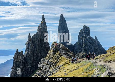 The Old man of Storr, The Needle und andere damit verbundene Felsspitzen am Storr, Trotternish, Isle of Skye, Schottland, Großbritannien Stockfoto