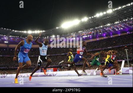 Paris, Frankreich. August 2024. Noah Lyles (4. L) aus den Vereinigten Staaten tritt beim 100-m-Finale der Athletik bei den Olympischen Spielen 2024 in Paris, Frankreich, am 4. August 2024 an. Quelle: Li Jing/Xinhua/Alamy Live News Stockfoto