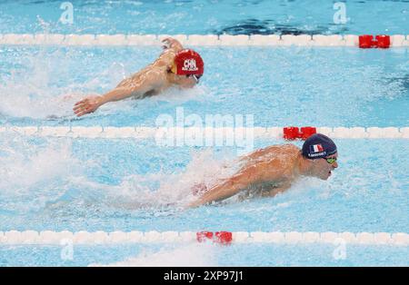 Paris, Frankreich. August 2024. Maxime Grousset (R) aus Frankreich tritt am 4. August 2024 beim 1500-m-Freistil-Finale der Männer bei den Olympischen Spielen 2024 in Paris an. Quelle: Huang Zongzhi/Xinhua/Alamy Live News Stockfoto