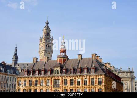 Lille, Frankreich, ehemalige Börse, mit prächtiger Renaissancefassade und dem Glockenturm Stockfoto