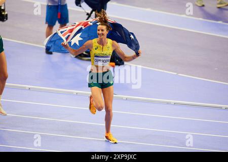 Paris, Frankreich. August 2024. Silbermedaillengewinner Nicola Olyslagers vom Team Australia feiert nach dem High Jump Finale der Frauen am 9. Tag der Olympischen Spiele 2024 in Paris, Frankreich, im Stade de France am 4. August 2024. Quelle: Saolab/Alamy Live News Stockfoto