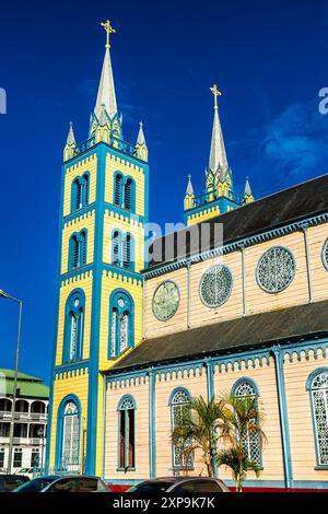 St. Peter und Paul Kathedrale, eine hölzerne römisch-katholische Kathedrale in der historischen Innenstadt Paramaribo, UNESCO-Weltkulturerbe in Suriname, Süd A Stockfoto