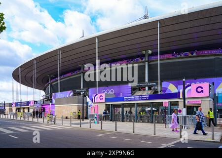 Saint Denis, Frankreich - 3. August 2024 - Fassade des Stade de France während der Olympischen Sommerspiele 2024 in Paris Stockfoto