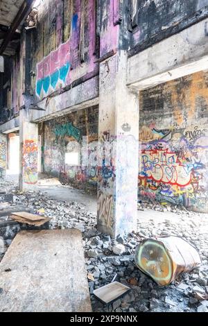 Die Ruinen von CFS Lac St. Denis, Québec, Kanada und seine Graffiti- und Bauschäden. Stockfoto