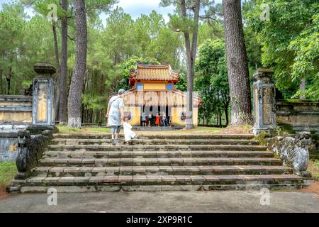 Grab von König Gia Long, Stadt Hue, Vietnam - 19. Juli 2024: Das Grab von König Gia Long (UNESCO-Weltkulturerbe) eine berühmte historische Stätte in Hue, Vietnam. Stockfoto