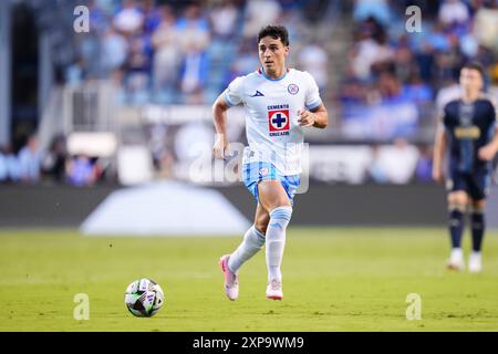 4. August 2024: Cruz Azul-Mittelfeldspieler Lorenzo Faravelli (8) jagt den Ball in der ersten Hälfte eines Liga-Cup-Spiels gegen die Philadelphia Union im Subaru Park in Chester, Pennsylvania. Kyle Rodden/CSM Stockfoto