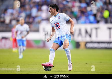 4. August 2024: Cruz Azul-Mittelfeldspieler Lorenzo Faravelli (8) kontrolliert den Ball in der ersten Hälfte eines Liga-Cup-Spiels gegen die Philadelphia Union im Subaru Park in Chester, Pennsylvania. Kyle Rodden/CSM Stockfoto