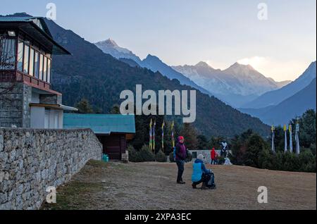 Mount Everest und Ama Dablam vom Aussichtspunkt Everest über dem Namche Basar Stockfoto