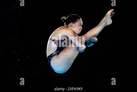 PARIS - Else Praasterink während des runden Turms 10 m Planke während der Olympischen Spiele. ANP IRIS VAN DEN BROEK Stockfoto