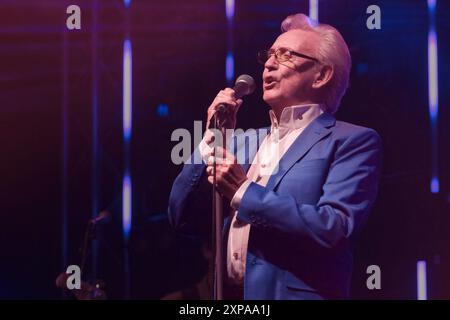 Englischer Musiker und Sänger. Anthony Fitzgerald, bekannt als Tony Christie, trat live auf der Bühne des Wickham Festivals auf. Er ist bekannt für seine Aufnahmen von „Is This the Way to“ (ist dies der Weg zu) Amarillo). (Foto: Dawn Fletcher-Park / SOPA Images/SIPA USA) Stockfoto