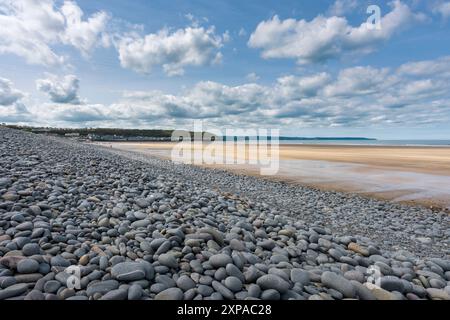 Kieselgrat bei westwärts Ho! Strand an der North Devon Coast National Landscape, England. Stockfoto