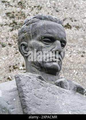 Užice, Serbien – Februar 2023: Skulptur von Tito im Museum von Užice Stockfoto