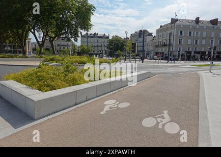 Frankreich, Angers, Radweg, öffentlicher Raum, Gestaltung von Richez Associes // France, Angers, Fahrradweg, Stadtgestaltung von Richez Associes Stockfoto