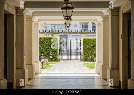 Marne-la-Vallée, Chessy, Nouveau Art déco // Marne-la-Vallée, Chessy, moderne Art déco-Architektur Stockfoto