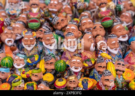 Eine Gruppe Männer, die Hüte tragen und lächeln Stockfoto