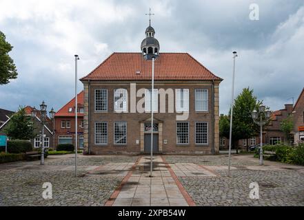 Neuenhaus, Niedersachsen, Deutschland, 13. Juli 2024 - das alte Rathaus, heute der Trauungssaal der Stadt Stockfoto