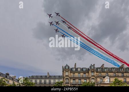 Paris, Patrouille de France, Überflug zum 14.Juli 2024 // Paris, Patrouille de France, 14. Juli 2024 Stockfoto