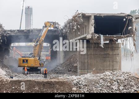 Baustelle der neuen Rheinbrücke der Autobahn A1 zwischen Köln und Leverkusen, Abriss der alten Brücke, Köln. 02. Stockfoto