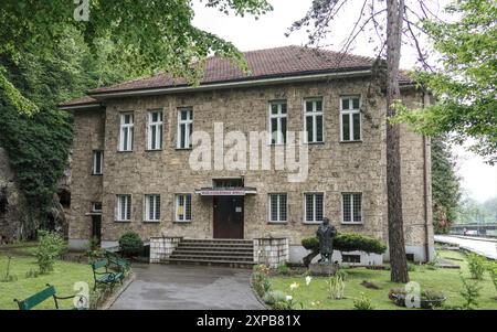 Jajce, Bosnien und Herzegowina – Mai 2023: Museum zur 2. Tagung des Antifaschistischen Rates für die Befreiung des Volkes Jugoslawiens (AVNOJ) in J Stockfoto