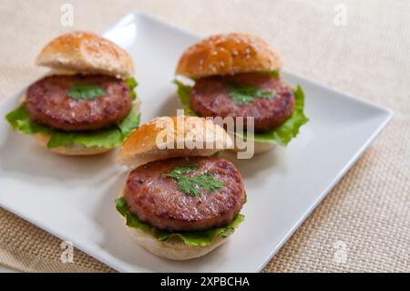 Drei Mini-Hamburger. Schließen Sie die Ansicht. Stockfoto