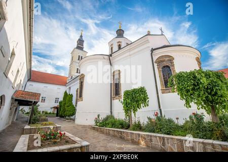 1. Juni 2024, Fruska Gora, Serbien: Kloster Krusedol, eine historische serbisch-orthodoxe Stätte Stockfoto
