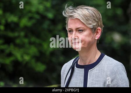 Yvette Cooper, Parlamentsabgeordnete, Innenministerin in der Starmer Labour Party-Regierung, Downing Street, London, Großbritannien Stockfoto