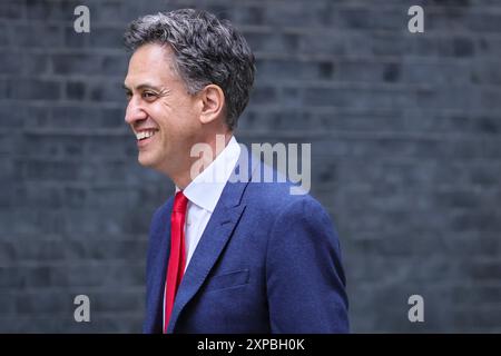 Ed Miliband, Staatssekretär für Energiesicherheit und Net Zero in der Starmer Labour Party-Regierung, Downing Street, London, Großbritannien Stockfoto