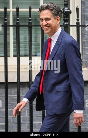 Ed Miliband, Staatssekretär für Energiesicherheit und Net Zero in der Starmer Labour Party-Regierung, Downing Street, London, Großbritannien Stockfoto