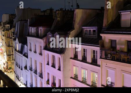 Paris, Blick in die Rue St Denis bei Nacht // Paris, Rue St Denis bei Nacht *** Paris, Blick auf die Rue St Denis bei Nacht Paris, Rue St Denis bei Nacht Stockfoto