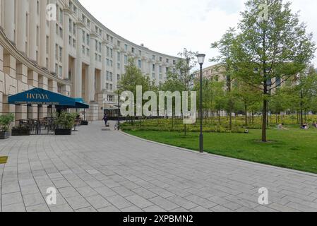 Paris, Place de Catalogne, Mikrowald, Stadtwald // Paris, Place de Catalogne, Tiny Forest *** Paris, Place de Catalogne, Mikrowald, Stadtwald Pa Stockfoto