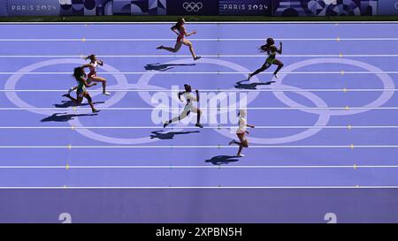 Saint Denis, Frankreich. August 2024. Olympische Spiele, Paris 2024, Leichtathletik, Stade de France, 200 m, Frauen, Hope Heat, die Athleten in Aktion. Quelle: Sven Hoppe/dpa/Alamy Live News Stockfoto