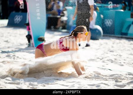 MUELLER Svenja, TILLMANN Cinja (Deutschland) vs GRAUDINA Tina, SAMOILOVA Anastasija (Lettland), im Bild GRAUDINA Tina (Lettland), FRA, Olympische Spiele Paris 2024, Beachvolleyball, Frauen Achtelfinale, 05.08.2024 Foto: Eibner-Pressefoto/Michael Memmler Stockfoto